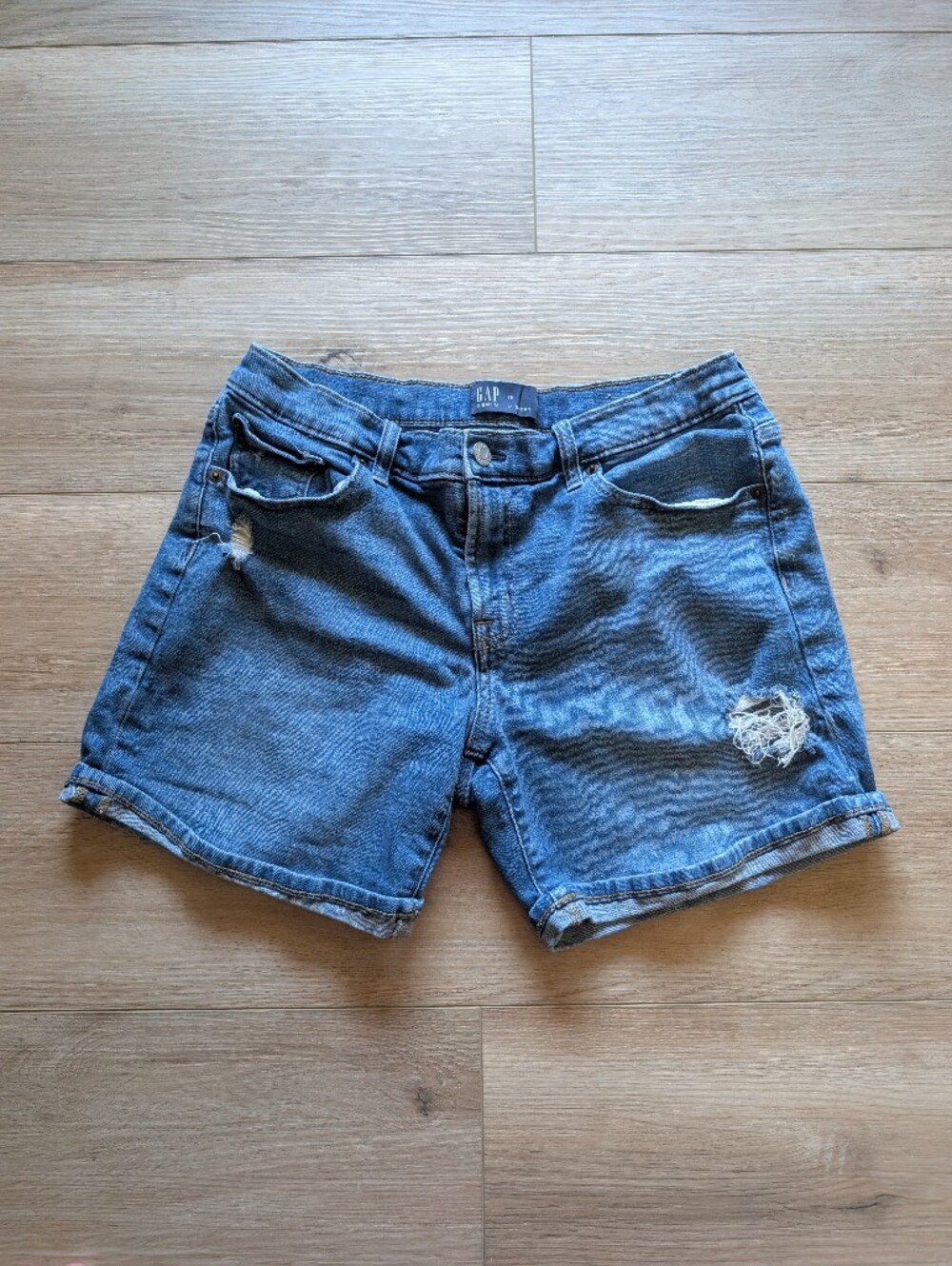 GAP Women's Medium Blue Distressed Denim Shorts - 5 Inch